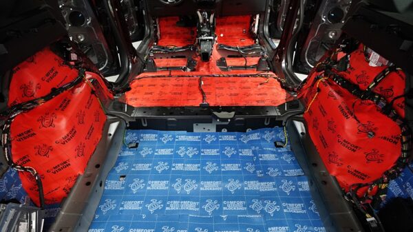 comfortmat Auto heliisolatsioon müraisolatsioon Vaimennusmatot Autoon vaimennusmattot auto Skaņas izolācija Garso izoliacija automobiliams